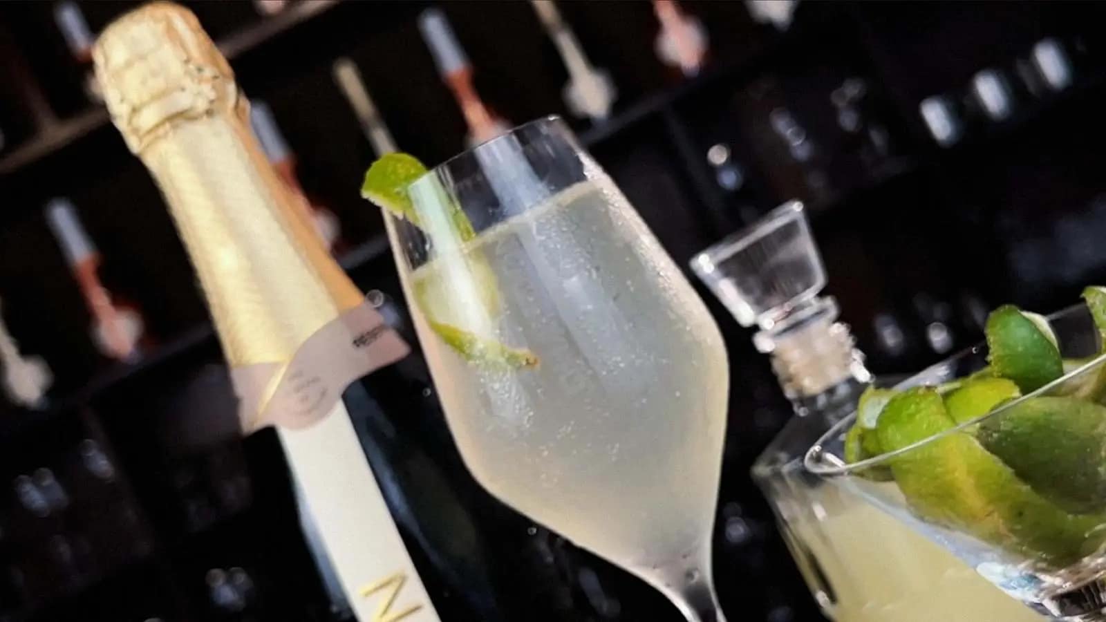 Descubra o charme do French 75: uma bebida elegante e refrescante